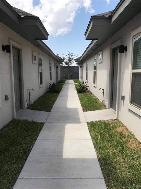 Building Photo - 905 E la Cantera Ave