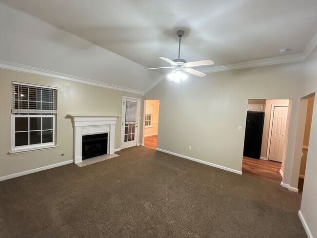 Foto del edificio - 1946 Shoreline Dr