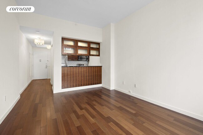 Building Photo - 121 E 23rd St