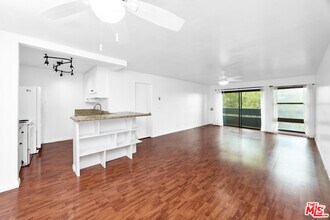 Building Photo - 7777 W 91st St