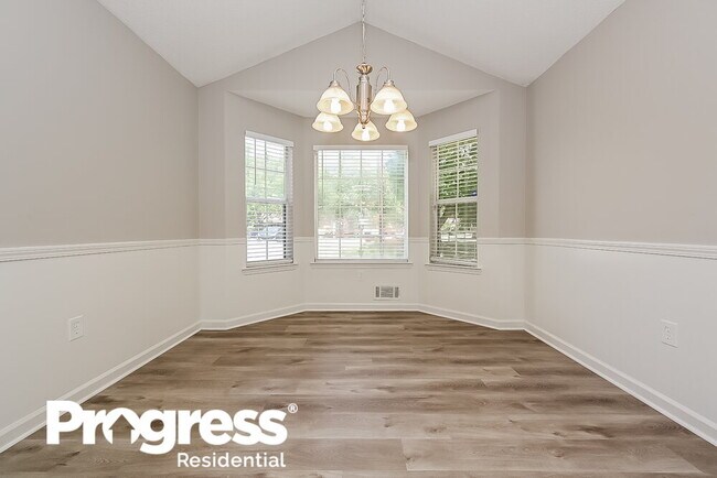 Building Photo - 310 Rebecca Ct