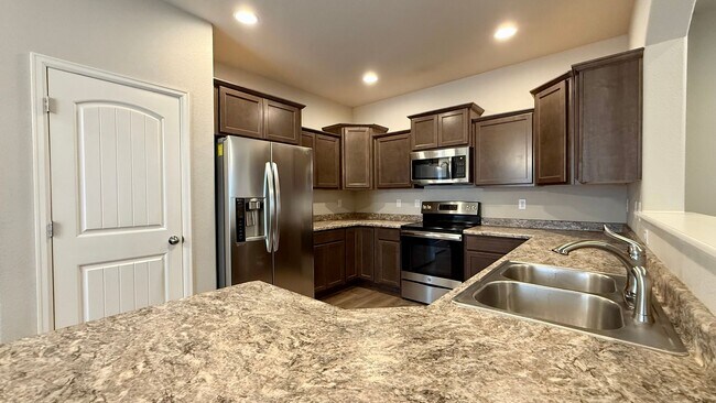 Foto del edificio - Move in ready on Birmingham!