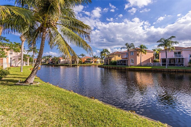 Building Photo - 1540 N Trafalgar Cir