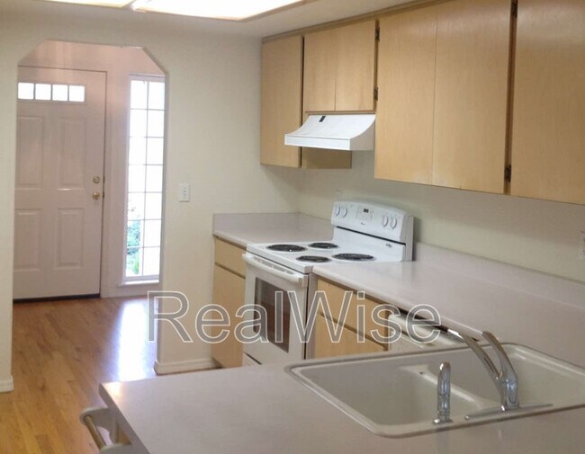 Building Photo - 804 Corey Dr