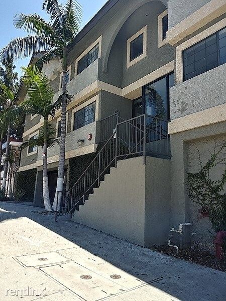Foto principal - 2410 W Temple St