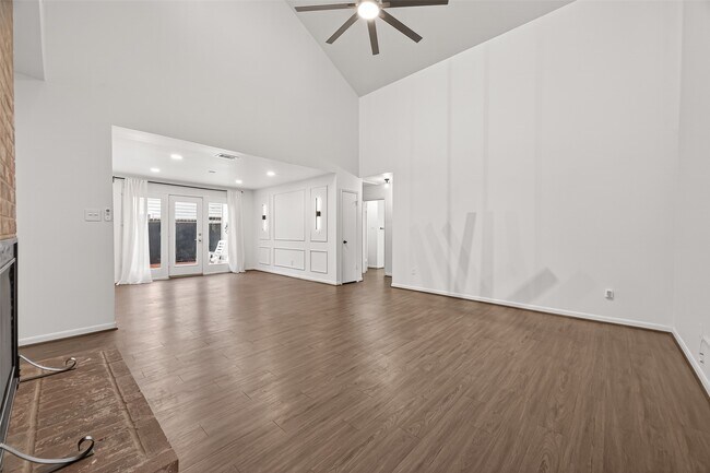 Foto del edificio - 12131 Ella Lee Ln