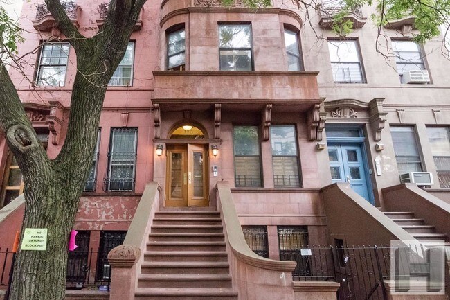 Foto del edificio - 120 W 119th St