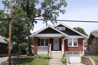 Building Photo - 1411 E Walnut St