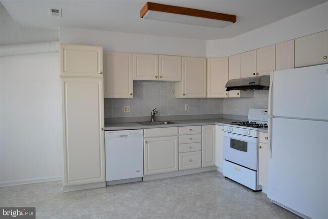Building Photo - 52 Quince Cir
