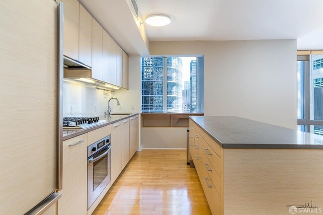 Foto del edificio - 301 Mission St