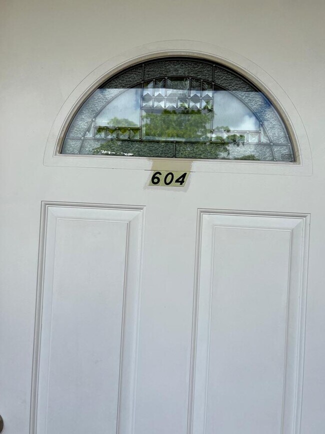 Foto del edificio - 18700 NE 3rd Ct