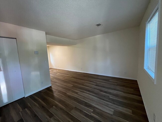 Foto del edificio - 3921 Grand Ave
