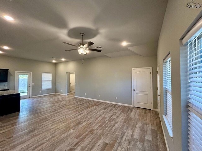 Building Photo - 5025 Olivia Ln