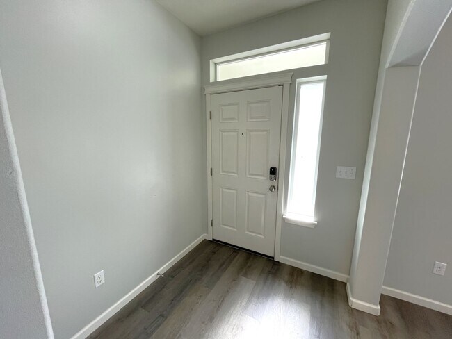 Building Photo - 1505 Farina Loop SE