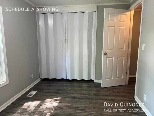 Foto del edificio - 116 Primrose Ln