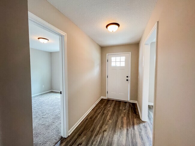Foto del edificio - 546 Deerchase Ct