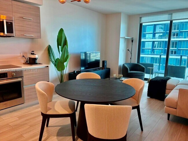 Foto del edificio - 1300 S Miami Ave