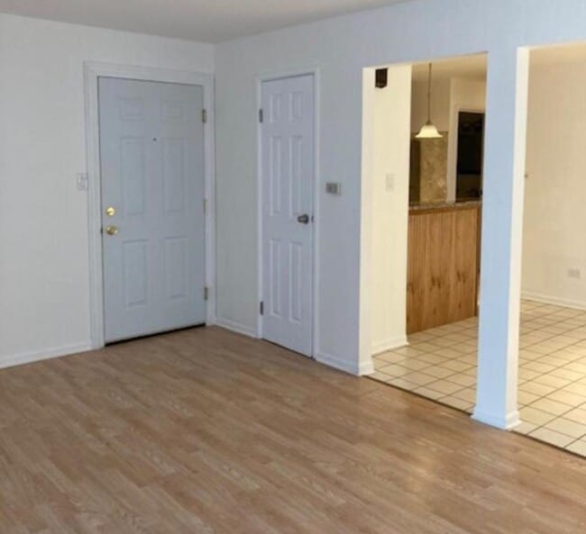 Building Photo - 10416 Major Ave