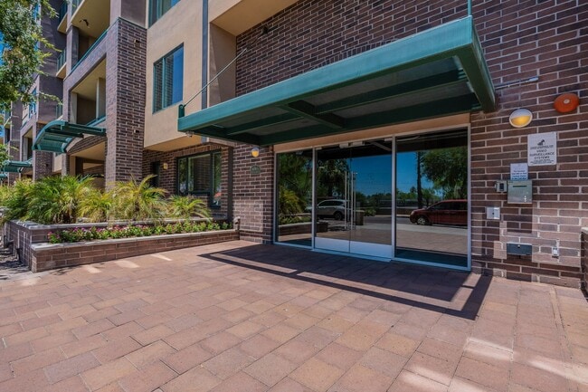 Building Photo - 16 W Encanto Blvd