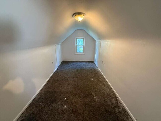 Foto del edificio - 3-BED, 1 BATH BEAUTIFUL SINGLE- FAMILY HOME IN MAPLE HEIGHTS!.