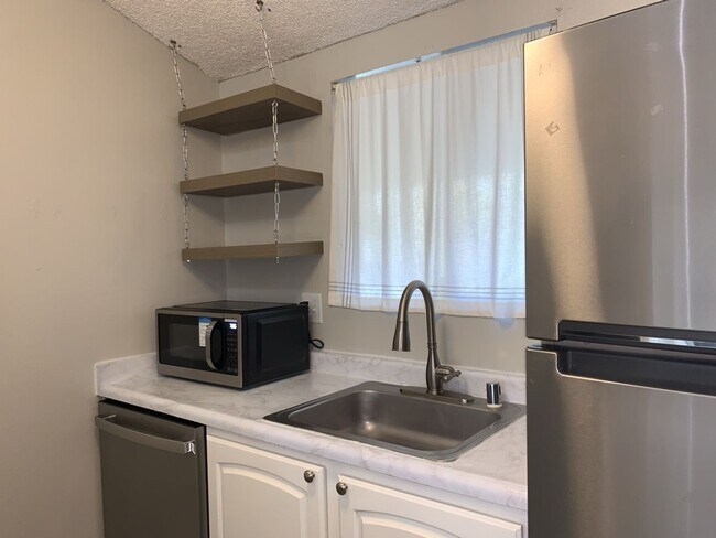 Foto del edificio - Elegant Auburn Condo 1Bd/1Ba