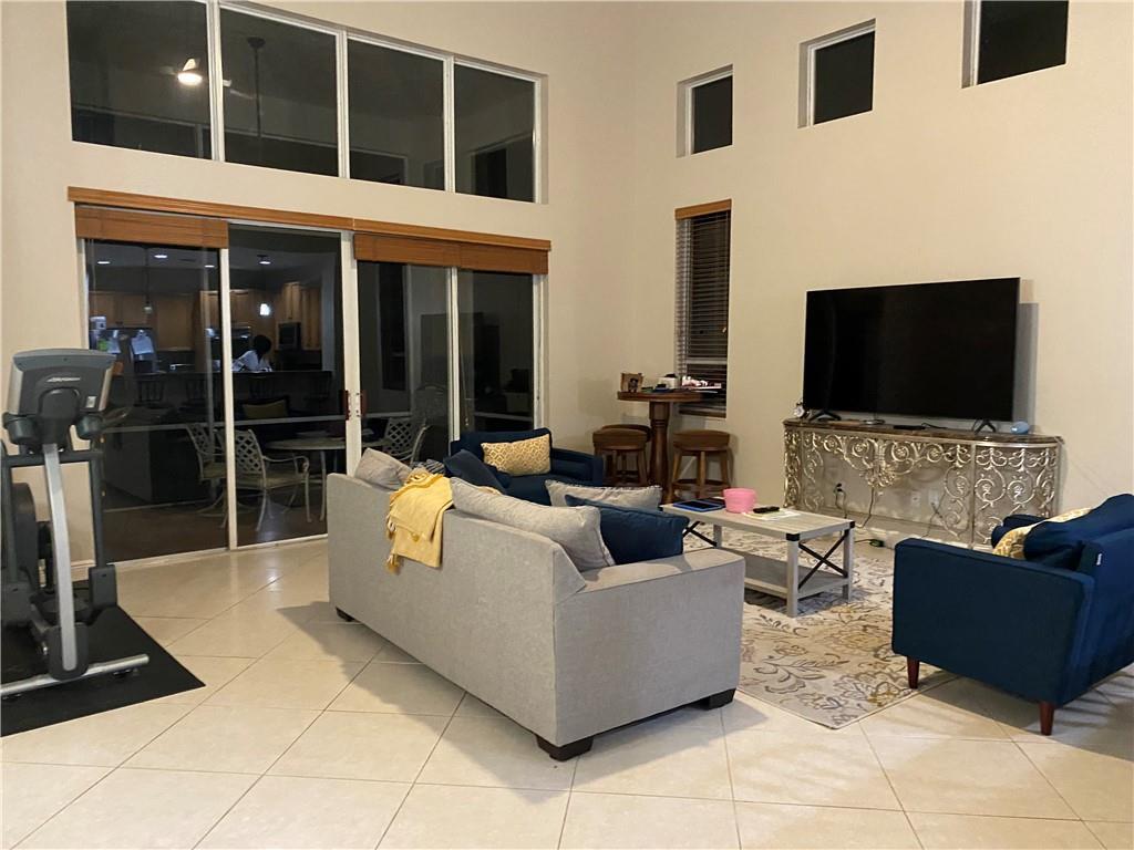 Foto del edificio - 11620 Kensington Ct