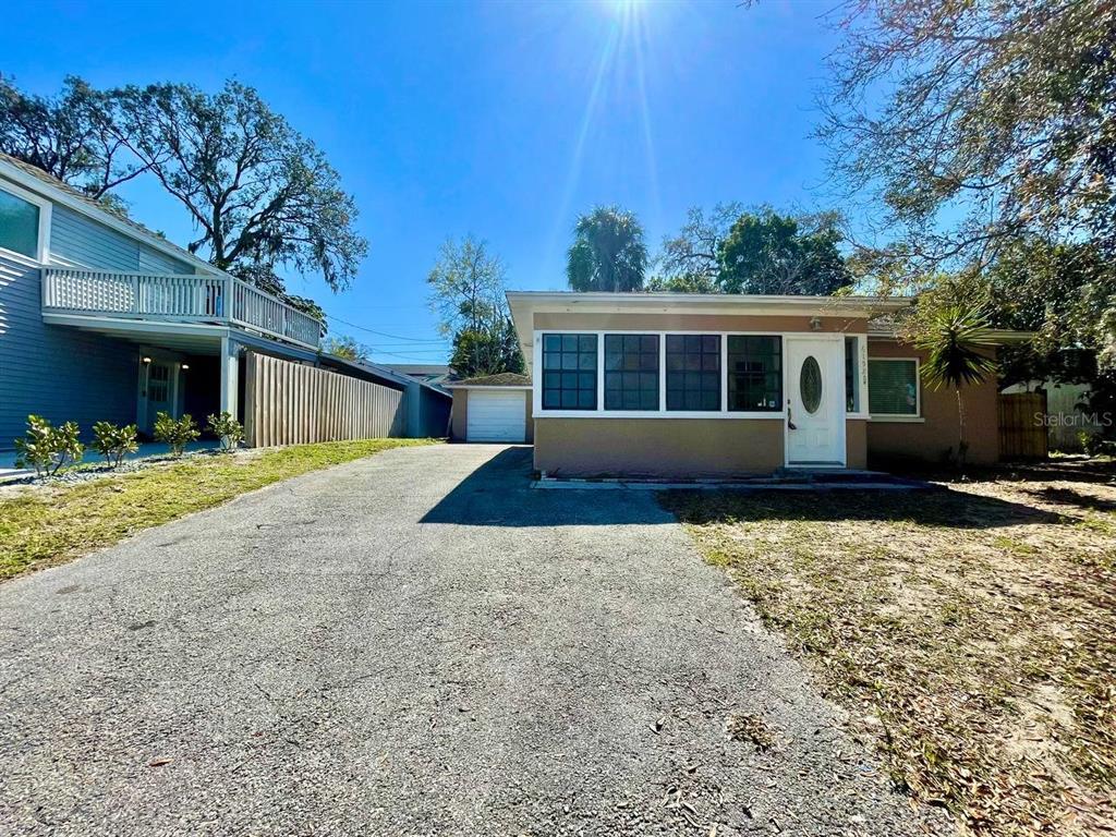 Foto principal - 6152 Warren Ave