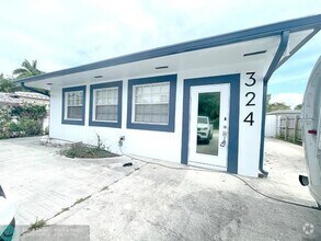 Building Photo - 324 SW 22nd St