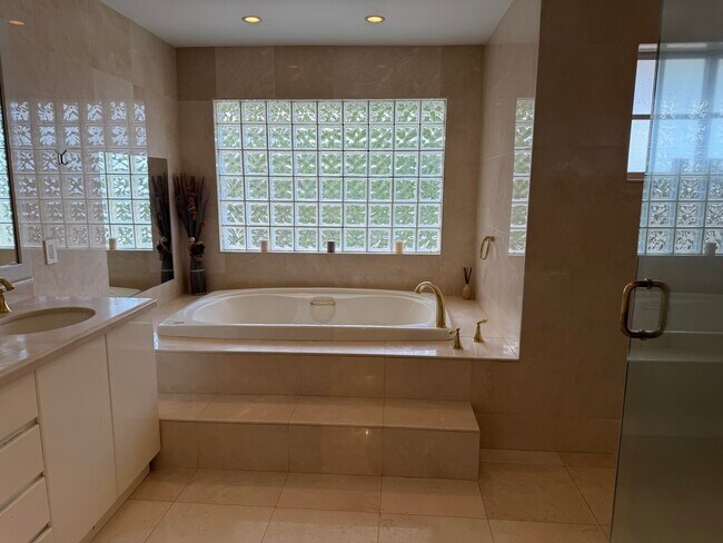 Foto del edificio - 4081 N 41st St