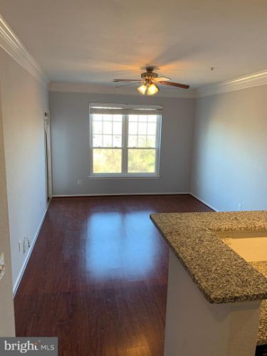Foto del edificio - 1591 Spring Gate Dr.