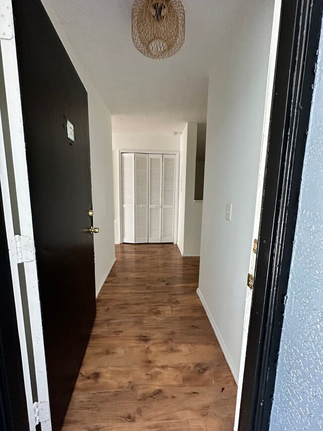 Foto del edificio - 4124 Pershing Pointe Place