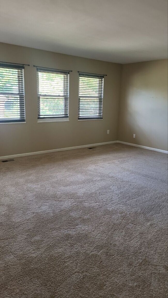 Foto del edificio - Don't miss out on this 3 Bedroom 2.5 Bath ...