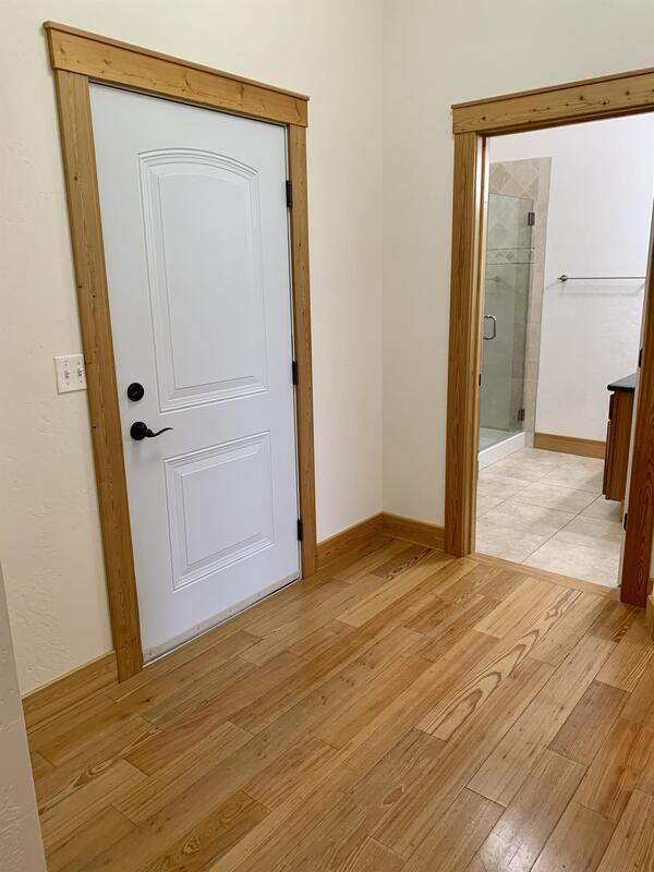 Foto del edificio - 636 Logan St