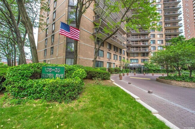 Foto del edificio - 138-35 Elder Ave
