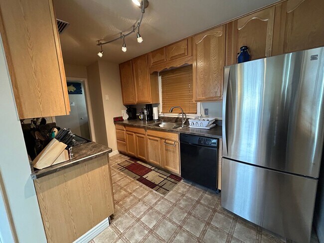 Foto del edificio - Adorable 5 Bed 2 Bath Cottage Home