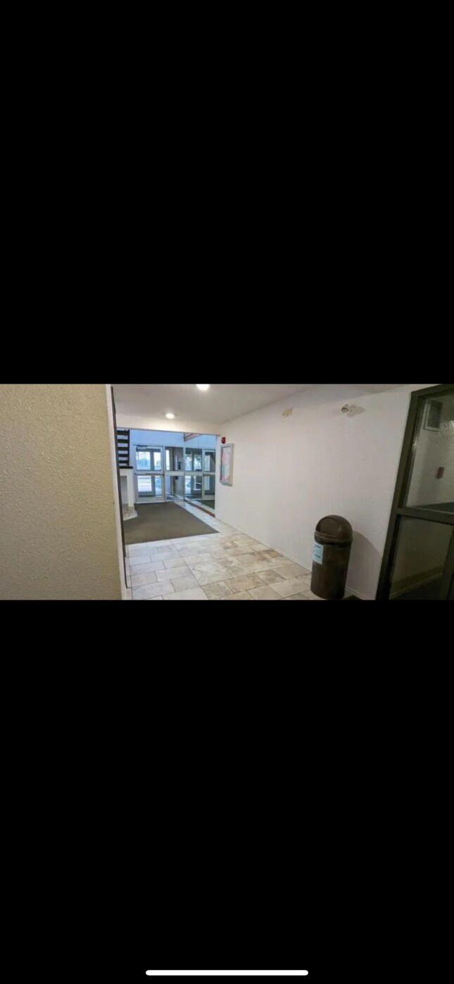 4810 Mill Woods Road South NW Unit 107, Edmonton, AB T6L 5N9 Condo