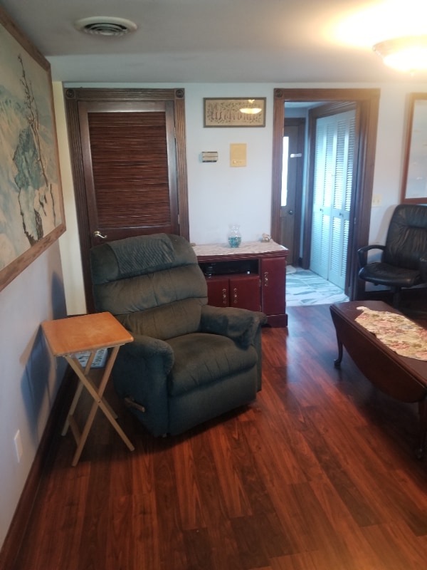 Building Photo - 7045 Leadvale Rd