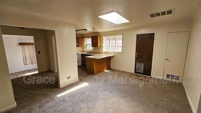 Building Photo - 610 S Eliot St