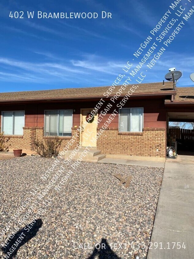 Pet Friendly 3 Bedroom Duplex Available Now House Rental in Cedar