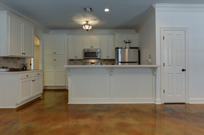 Building Photo - 110 Corita Ct