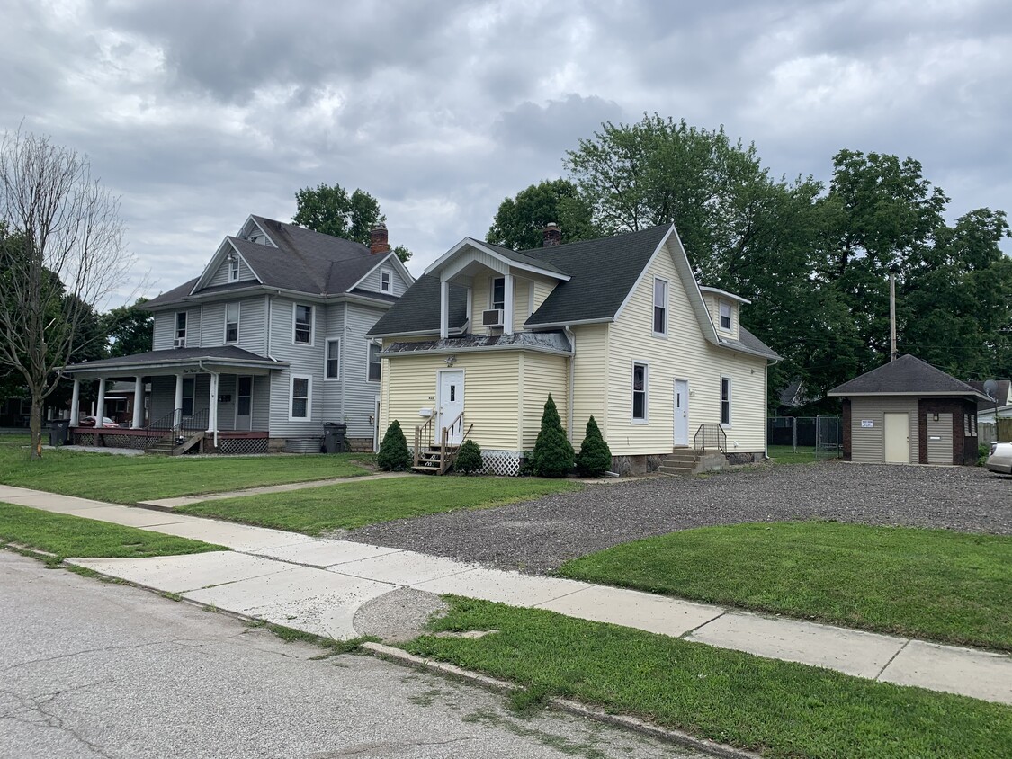 Primary Photo - 422 E Jefferson St