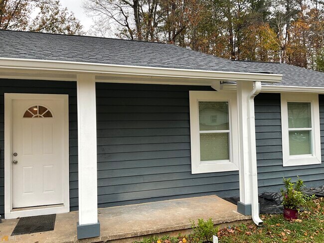 Building Photo - 8660 Timberlake Dr