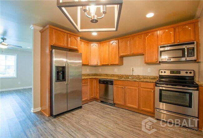 Foto del edificio - 2145 Bolton Dr NW