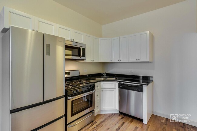 Building Photo - 4656 N Malden St