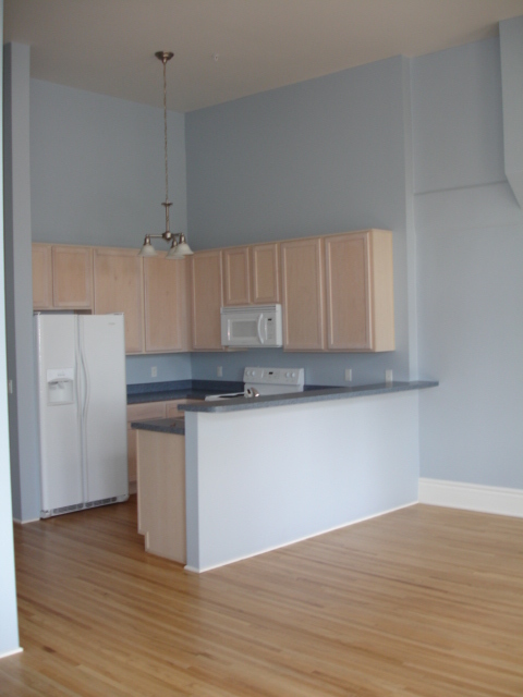 Building Photo - 460 S 6th Ave