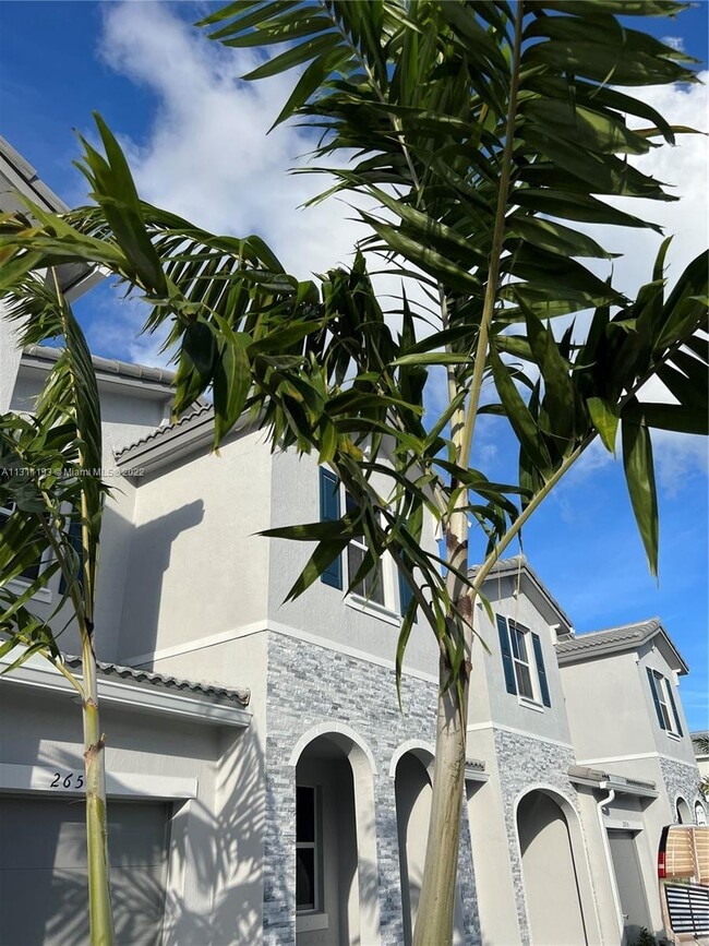 Building Photo - 2653 SE 10th St