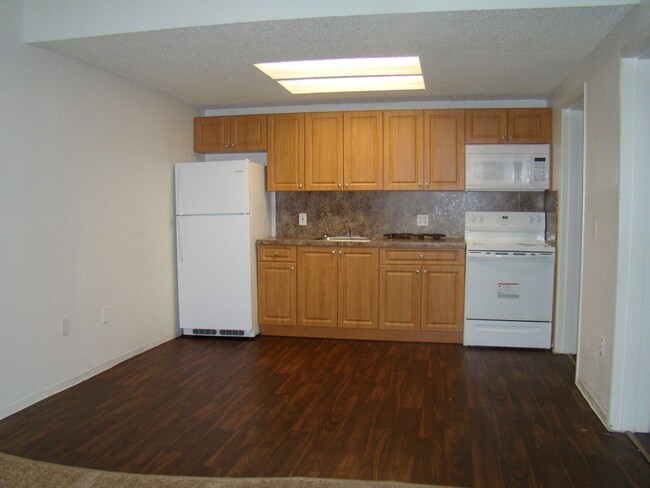 Building Photo - Limited-Time Offer: Get 1 Month FREE Rent ...