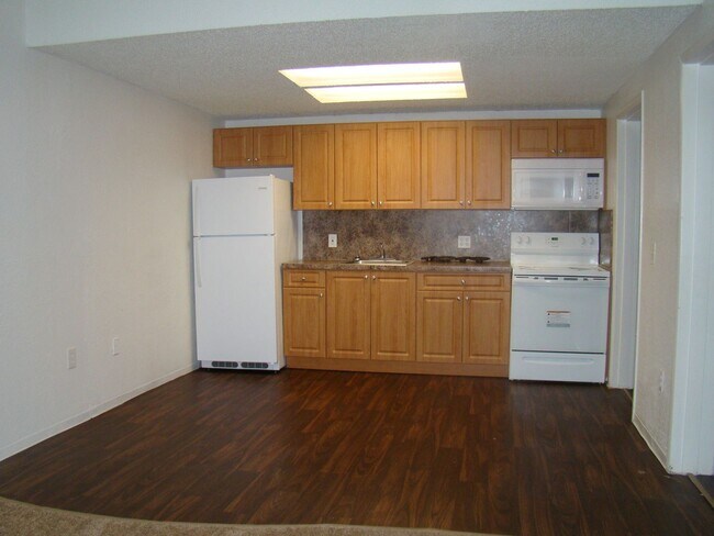 Foto del edificio - Limited Time Offer – Reduced Rates!!