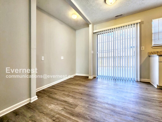 Foto del edificio - 13 Oak Grove Ct