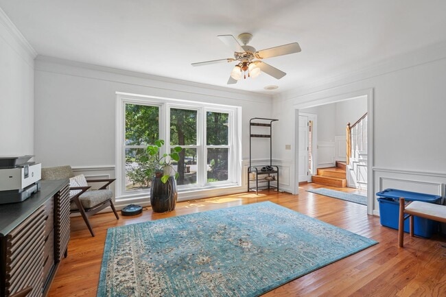 Building Photo - Beautiful 4BR, 3.5BA Tri-Level Home in Wel...